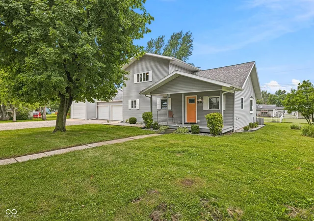 Single family home for sale at 530 W Barber St, Hartford City, IN 47348 | MLS# 22115051