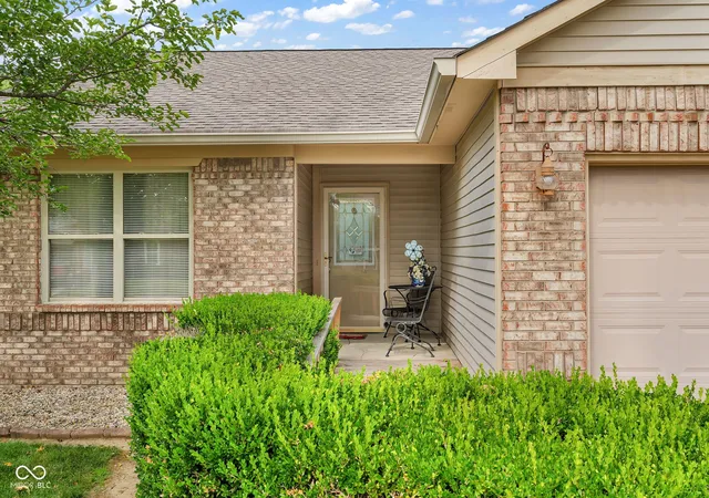 Photo 3 of Single family home for sale at 1171 Autumn Dr, Mooresville, IN 46158 | MLS# 22115062 | Listing updated on 2026-09-22