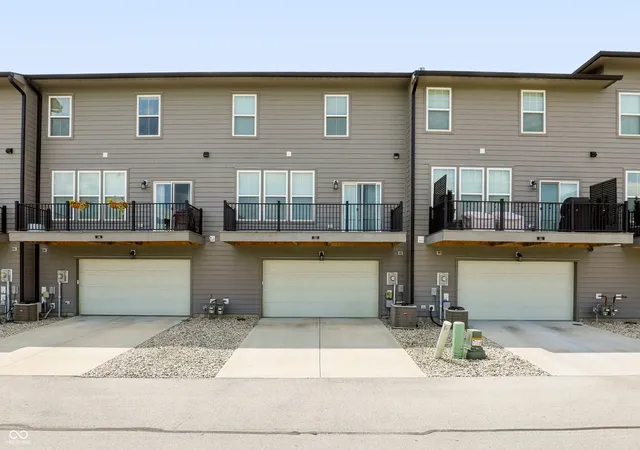 23rd image of 332 Fairfax Wy, Zionsville, IN 46077 | MLS# 22115064