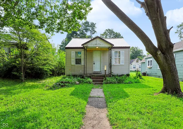 1st image of 2102 S Biltmore, Muncie, IN 47302 | MLS# 22115070