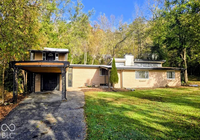 Photo 3 of Single family home for sale at 212 Jackson St, Vevay, IN 47043 | MLS# 22115079 | Listing updated on 2026-10-25