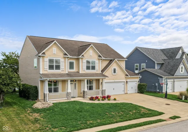 2nd image of 1930 Heathrow Dr, Columbus, IN 47201 | MLS# 22115080