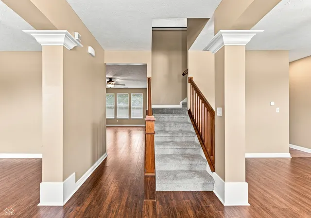 4th image of 1930 Heathrow Dr, Columbus, IN 47201 | MLS# 22115080