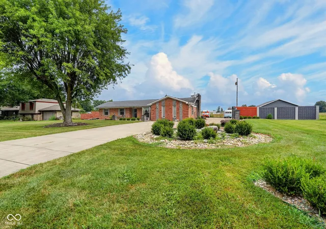 3rd image of 7420 W Sacramento Dr, Greenfield, IN 46140 | MLS# 22115082