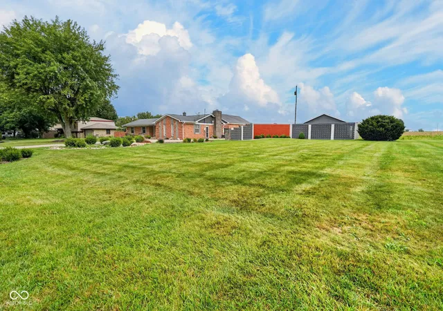 4th image of 7420 W Sacramento Dr, Greenfield, IN 46140 | MLS# 22115082