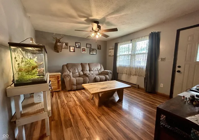 Photo 4 of Single family home for sale at 1009 W Walnut, Brownstown, IN 47220 | MLS# 22115096 | Listing updated on 2026-08-26