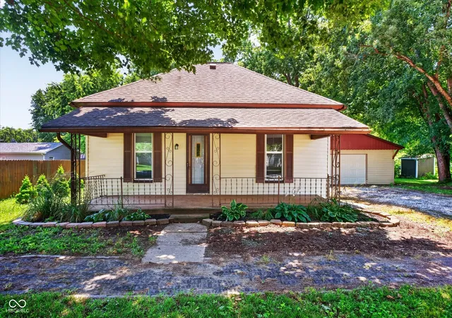 1st image of 203 W Union St, Waynetown, IN 47990 | MLS# 22115152