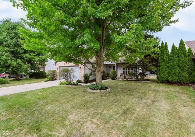 3rd image of 14309 Gentry Dr, Fishers, IN 46038 | MLS# 22115156