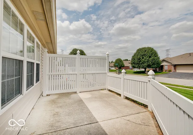 2nd image of 5426 Cutter Corner Pl, Indianapolis, IN 46237 | MLS# 22115157