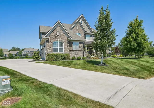 Photo 4 of Sale Pending at 16810 Cabrillio Ct, Westfield, IN 46074 | MLS# 22115160 | Listing updated on 2026-09-04