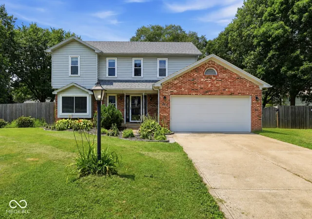2nd image of 245 Whispering Willow Ct, Noblesville, IN 46060 | MLS# 22115161