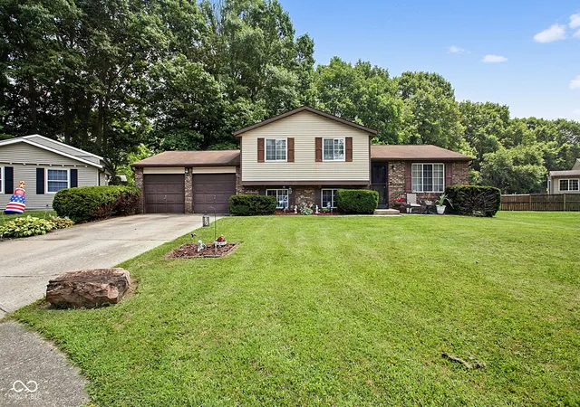 Photo 1 of Single family home for sale at 8815 Gumwood Ct, Indianapolis, IN 46234 | MLS# 22115168 | Listing updated on 2026-09-12