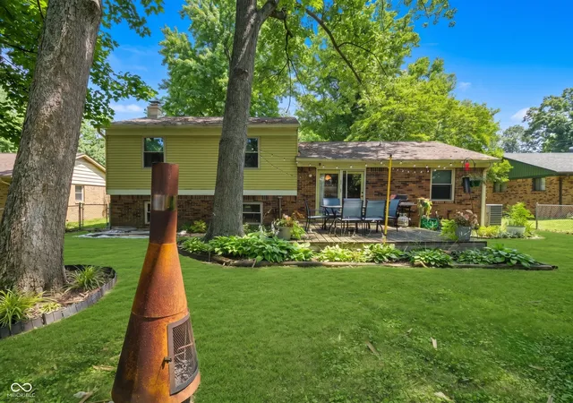 Photo 2 of Single family home for sale at 7534 Carolling Way, Indianapolis, IN 46237 | MLS# 22115174 | Listing updated on 2026-09-03