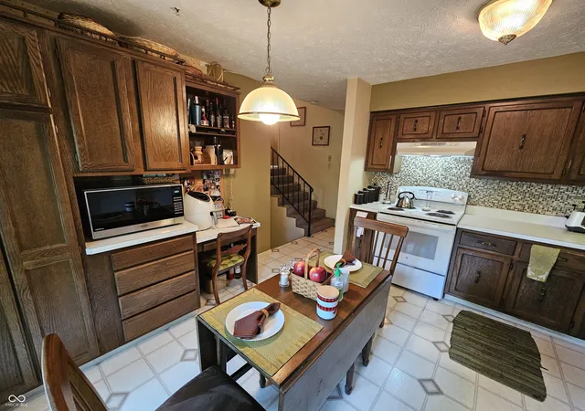 Photo 3 of Single family home for sale at 7534 Carolling Way, Indianapolis, IN 46237 | MLS# 22115174 | Listing updated on 2026-09-03