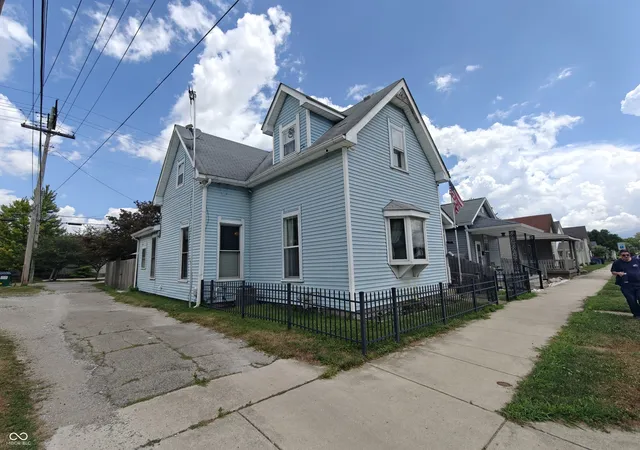 2nd image of 236 E Pennsylvania, Shelbyville, IN 46176 | MLS# 22115187