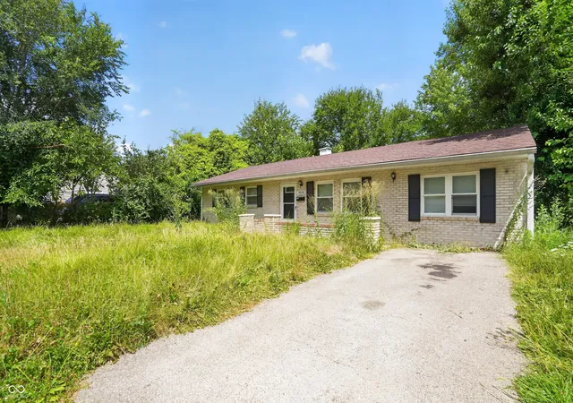 Photo 3 of Single family home for sale at 9508 Baker Ct, Indianapolis, IN 46235 | MLS# 22115194 | Listing updated on 2026-08-14