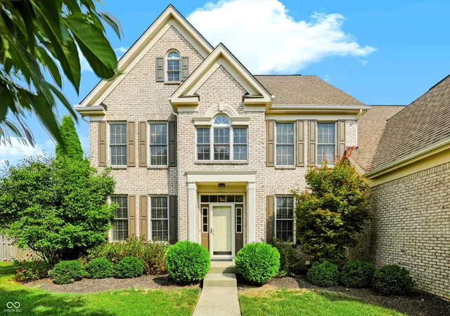 Photo 2 of Single family home for sale at 8838 Pin Oak Dr, Zionsville, IN 46077 | MLS# 22115200 | Listing updated on 2026-09-24