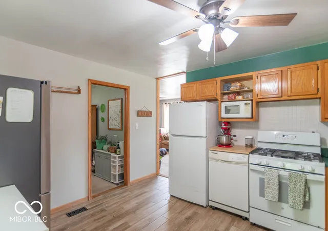 Photo 4 of Single family home for sale at 980 Westbrook Dr, Mooresville, IN 46158 | MLS# 22115211 | Listing updated on 2026-09-20