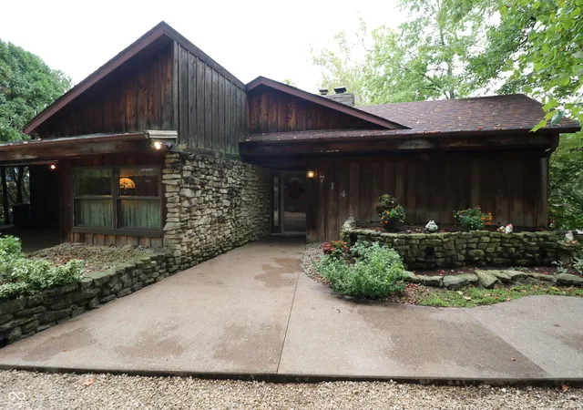 Single family home for sale at 714 Edgewood Dr, Batesville, IN 47006 | MLS# 22115218