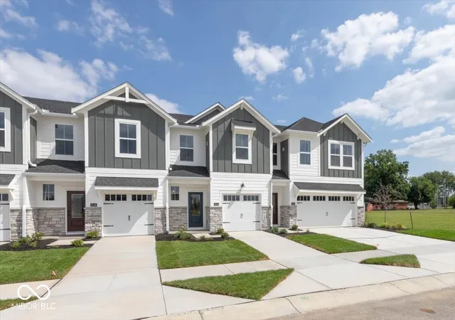 2nd image of 6144 Parsonage Pl #330-403, Mc Cordsville, IN 46055 | MLS# 22115238