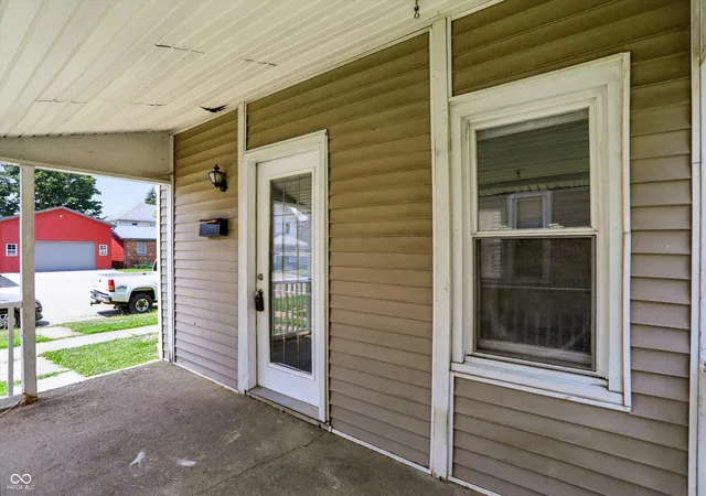 Photo 4 of Single family home for sale at 724 N Perkins St, Rushville, IN 46173 | MLS# 22115241 | Listing updated on 2026-09-03