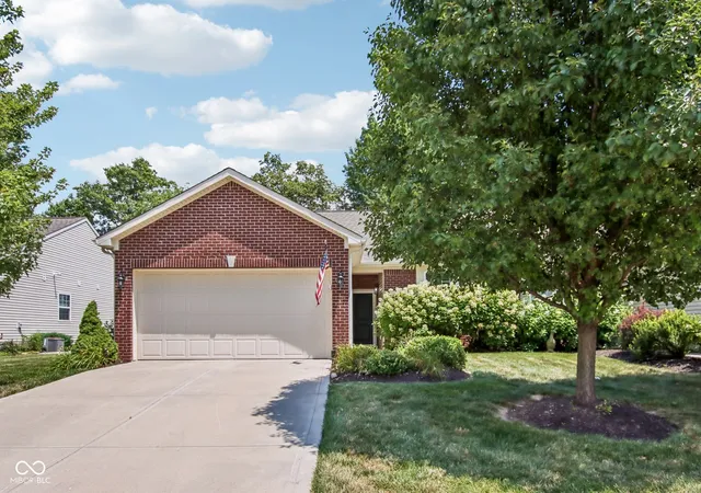 1st image of 425 Dylan Dr, Avon, IN 46123 | MLS# 22115256