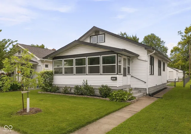 5th image of 5209 E Saint Clair St, Indianapolis, IN 46219 | MLS# 22115270