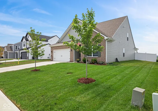 2nd image of 952 Borealis Dr, Franklin, IN 46131 | MLS# 22115273