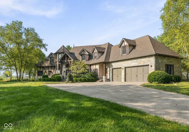 Single family home for sale at 992 W Stones Xing Rd, Greenwood, IN 46143 | MLS# 22115278 | Listing updated on 2026-09-22