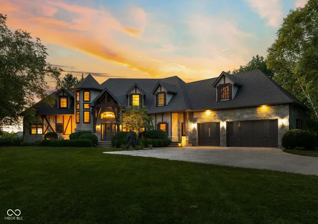 Photo 2 of Single family home for sale at 992 W Stones Xing Rd, Greenwood, IN 46143 | MLS# 22115278 | Listing updated on 2026-09-22