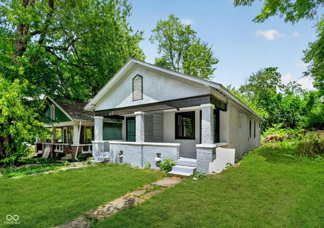 Photo 2 of Sale Pending at 1256 West 33rd, Indianapolis, IN 46208 | MLS# 22115283 | Listing updated on 2026-08-21