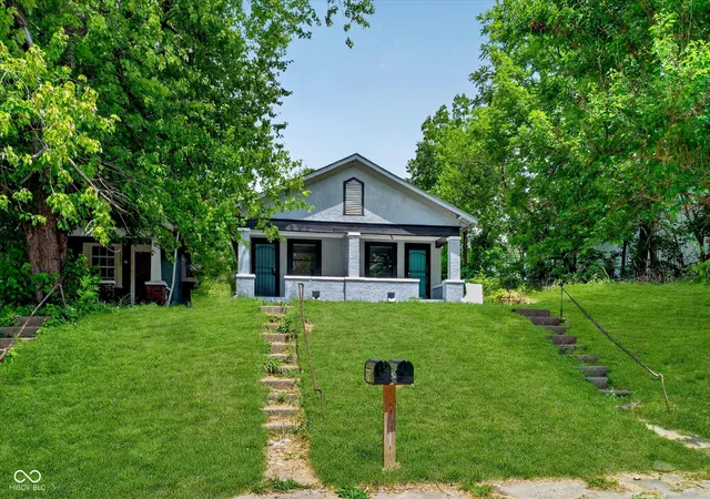 Photo 3 of Sale Pending at 1256 West 33rd, Indianapolis, IN 46208 | MLS# 22115283 | Listing updated on 2026-08-21