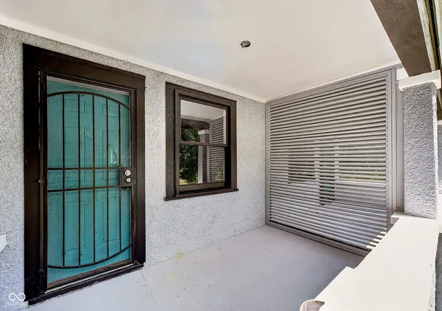 Photo 3 of Sale Pending at 1256 West 33rd, Indianapolis, IN 46208 | MLS# 22115283 | Listing updated on 2026-08-21