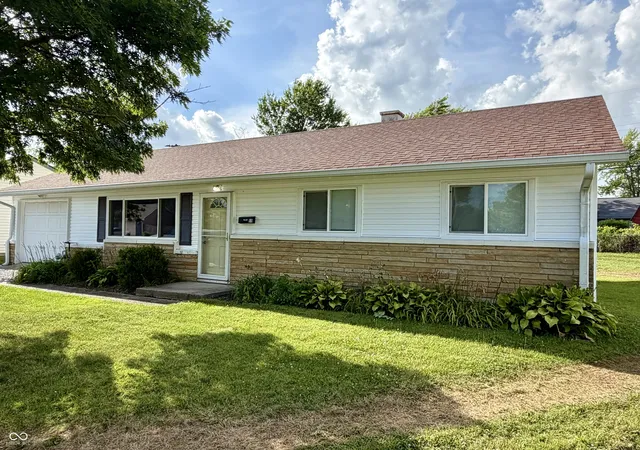 Photo 1 of Single family home for sale at 55 Crestview, Greenwood, IN 46143 | MLS# 22115285 | Listing updated on 2026-09-19