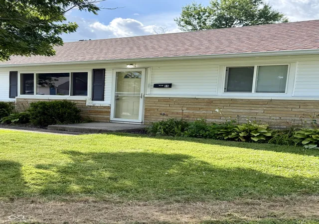 Photo 2 of Single family home for sale at 55 Crestview, Greenwood, IN 46143 | MLS# 22115285 | Listing updated on 2026-09-19
