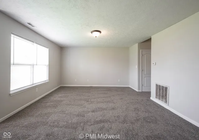 Photo 4 of Single family home for sale at 542 Fisher Crk Dr, Indianapolis, IN 46239 | MLS# 22115294 | Listing updated on 2026-10-01