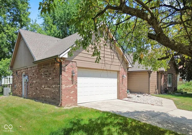 Photo 1 of Single family home for sale at 12150 Sunrise Ct, Indianapolis, IN 46229 | MLS# 22115301 | Listing updated on 2026-09-24