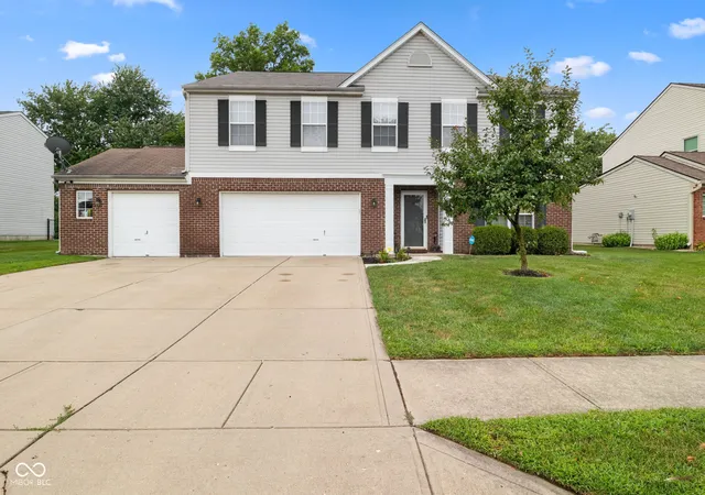 Photo 1 of Sale Pending at 4804 Spring Flower Ct, Indianapolis, IN 46237 | MLS# 22115302 | Listing updated on 2026-10-02