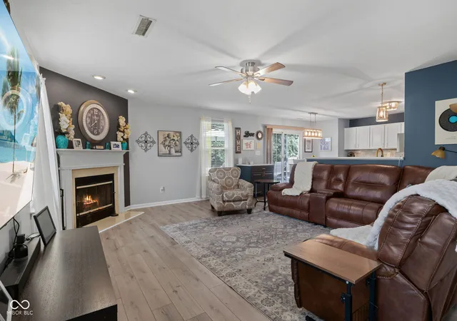 Photo 4 of Sale Pending at 4804 Spring Flower Ct, Indianapolis, IN 46237 | MLS# 22115302 | Listing updated on 2026-10-02
