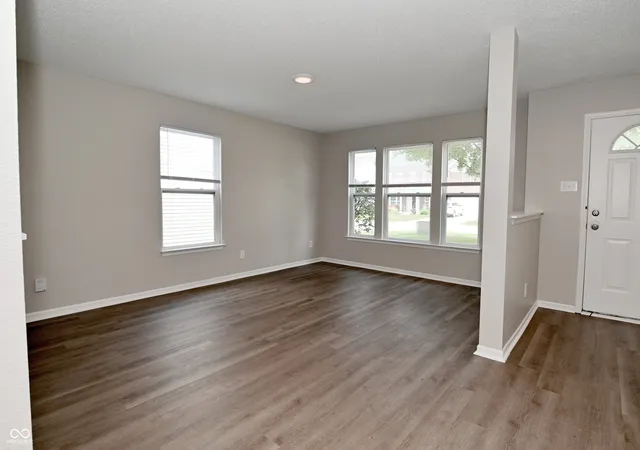 Photo 4 of Single family home for sale at 10421 Parmer Cir, Fishers, IN 46038 | MLS# 22115315 | Listing updated on 2026-07-23