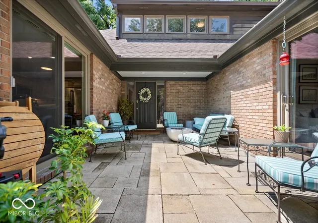 Photo 3 of Condo for sale at 8550 Tree Top Dr #4, Indianapolis, IN 46260 | MLS# 22115317 | Listing updated on 2026-09-22