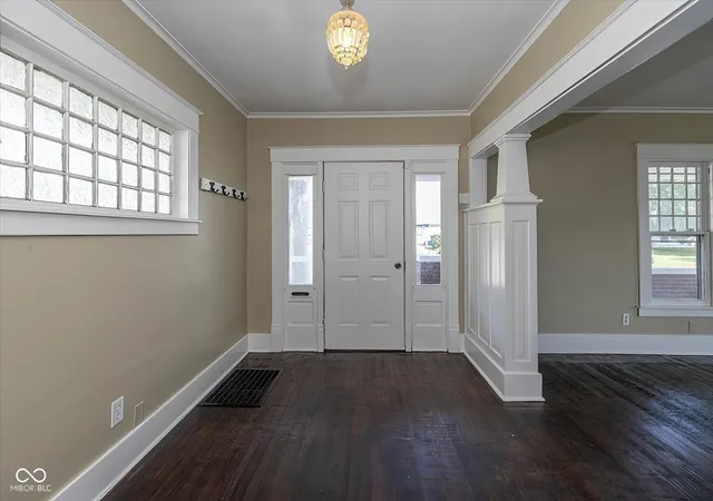 Photo 2 of Single family home for sale at 1001 N Purdum St, Kokomo, IN 46901 | MLS# 22115320 | Listing updated on 2026-09-30