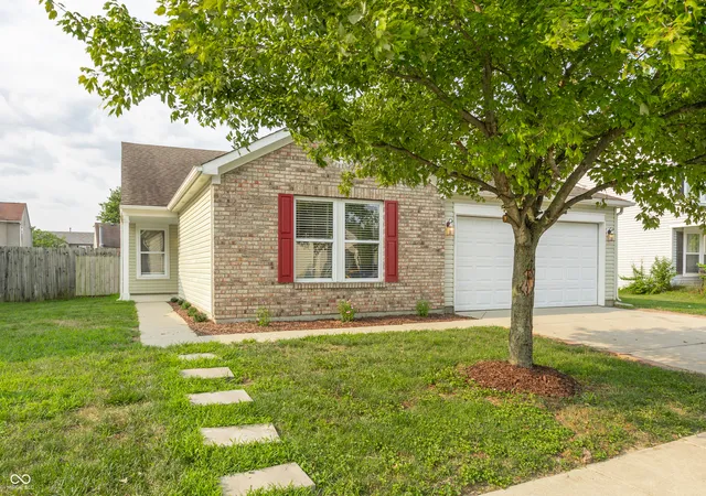 3rd image of 9959 Olympic Cir, Indianapolis, IN 46234 | MLS# 22115324