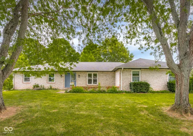 Photo 1 of Single family home for sale at 10112 N Hickory Ln, Columbus, IN 47203 | MLS# 22115340 | Listing updated on 2026-08-13