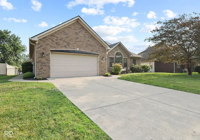 3rd image of 1682 Decourcy Ct, Franklin, IN 46131 | MLS# 22115342