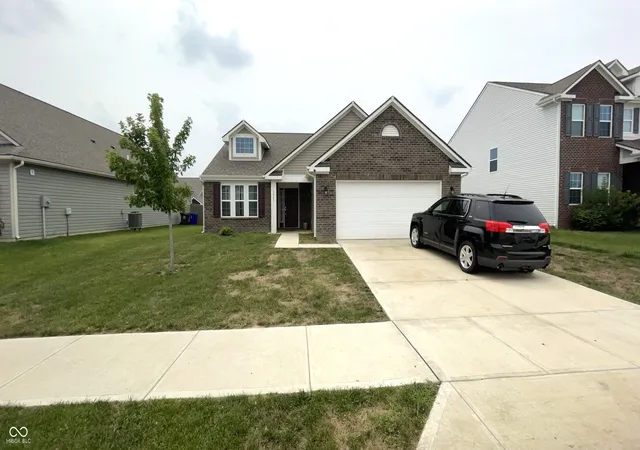 Photo 2 of Sale Pending at 3243 Sand Walk Dr, Kokomo, IN 46902 | MLS# 22115345 | Listing updated on 2026-08-26
