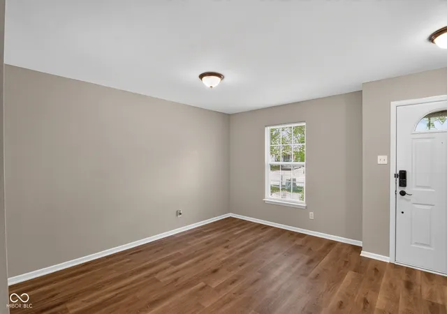 2nd image of 1191 N Aberdeen Dr, Franklin, IN 46131 | MLS# 22115350