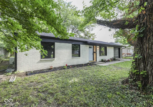 Photo 2 of Sale Pending at 5008 W 37th Street, Indianapolis, IN 46224 | MLS# 22115357 | Listing updated on 2026-08-24