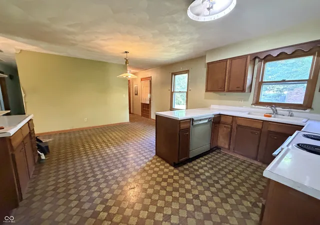 33rd image of 908 E Hendricks St, Greensburg, IN 47240 | MLS# 22115362