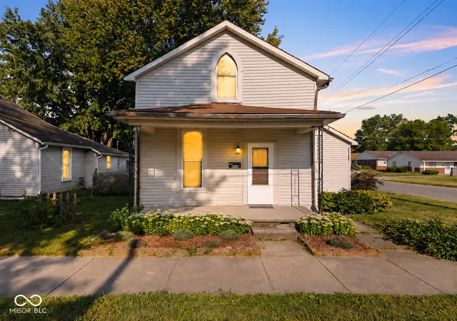 2nd image of 225 N West St, Shelbyville, IN 46176 | MLS# 22115372